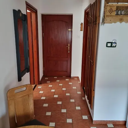 Kertvarosi Apartment Tiszaujvaros