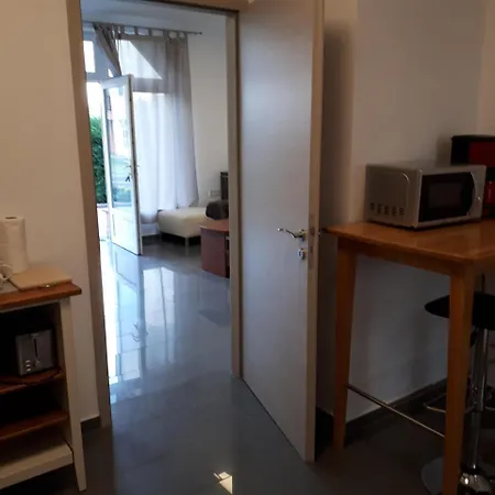 Kertvarosi Apartament *